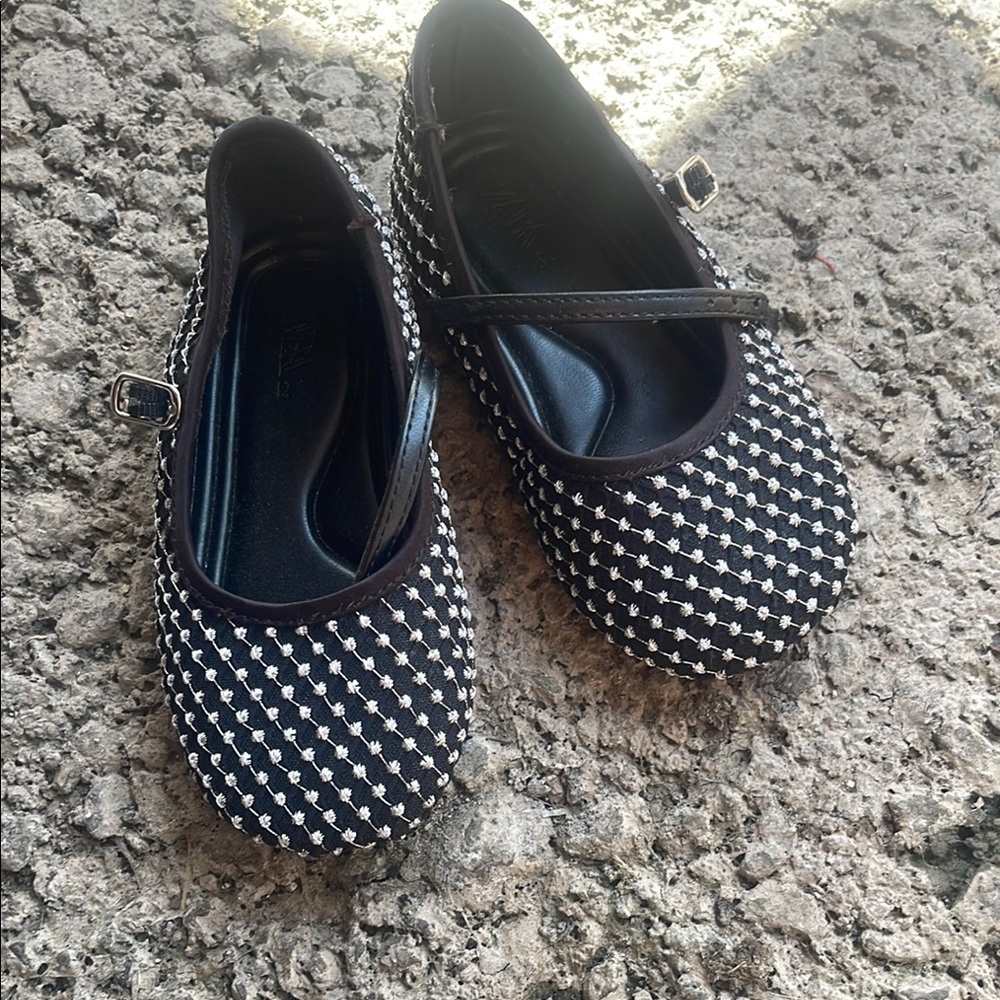 Zara Black and White Dress Shoes with Classic Polka Dot Design